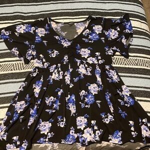 Torrid babydoll tunic, blue floral size 0